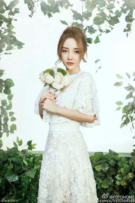 花仙子婚纱照图片_森系花仙子婚纱照图片(3)