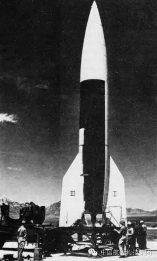 那么苏联将初期同样用于洲际导弹的r7改装为运载火箭,并成功发射了